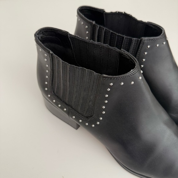 Marc Fisher Womens Black Leather Studded Chelsea Ankle Boots Western Size 9 - Picture 4 of 6